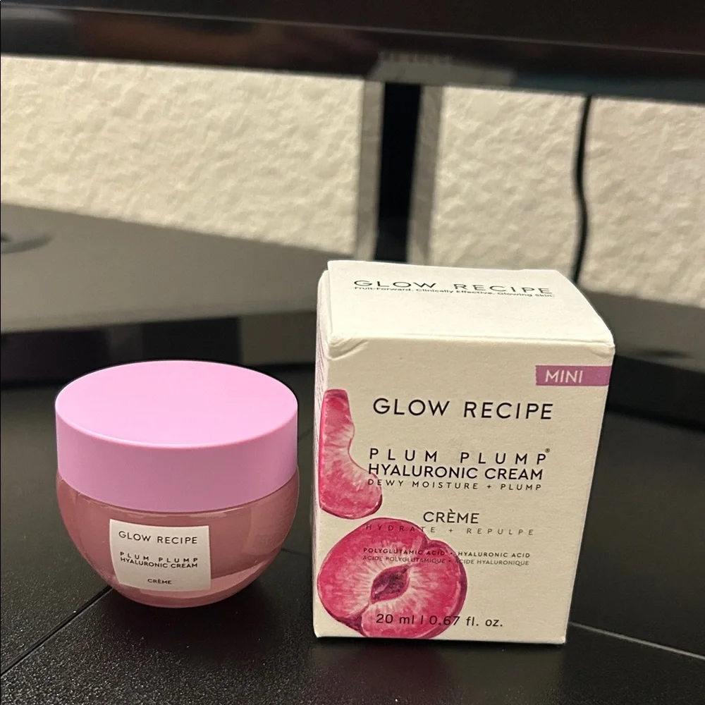 Glow Recipe Plum Plump Cream - Picture 2 of 2